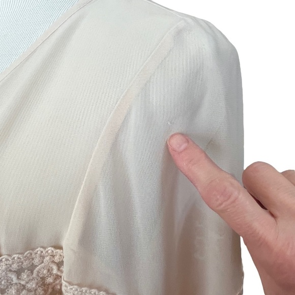 LC Lauren Conrad Sheer Blush Dressy Blouse Size Medium - Picture 8 of 13